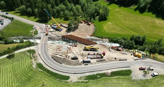 Anterselva, posato il nuovo ponte: prevista entro ottobre la fine dei lavori