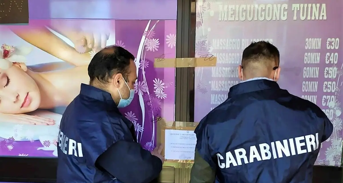 Ispezione dei Nas nei centri massaggi, tre gestori cinesi denunciati a Bolzano