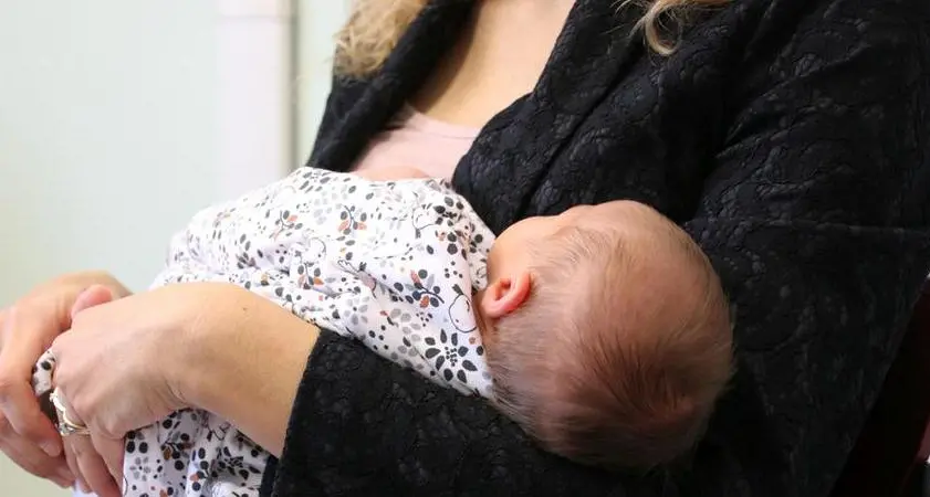 Unicef, inaugurato in via Vintola il primo “Baby Pit Stop” di Bolzano