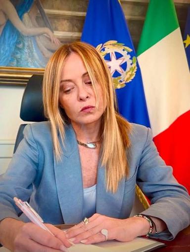 Meloni, sospendiamo Schengen ma attenti a limitare l'impatto sul turismo