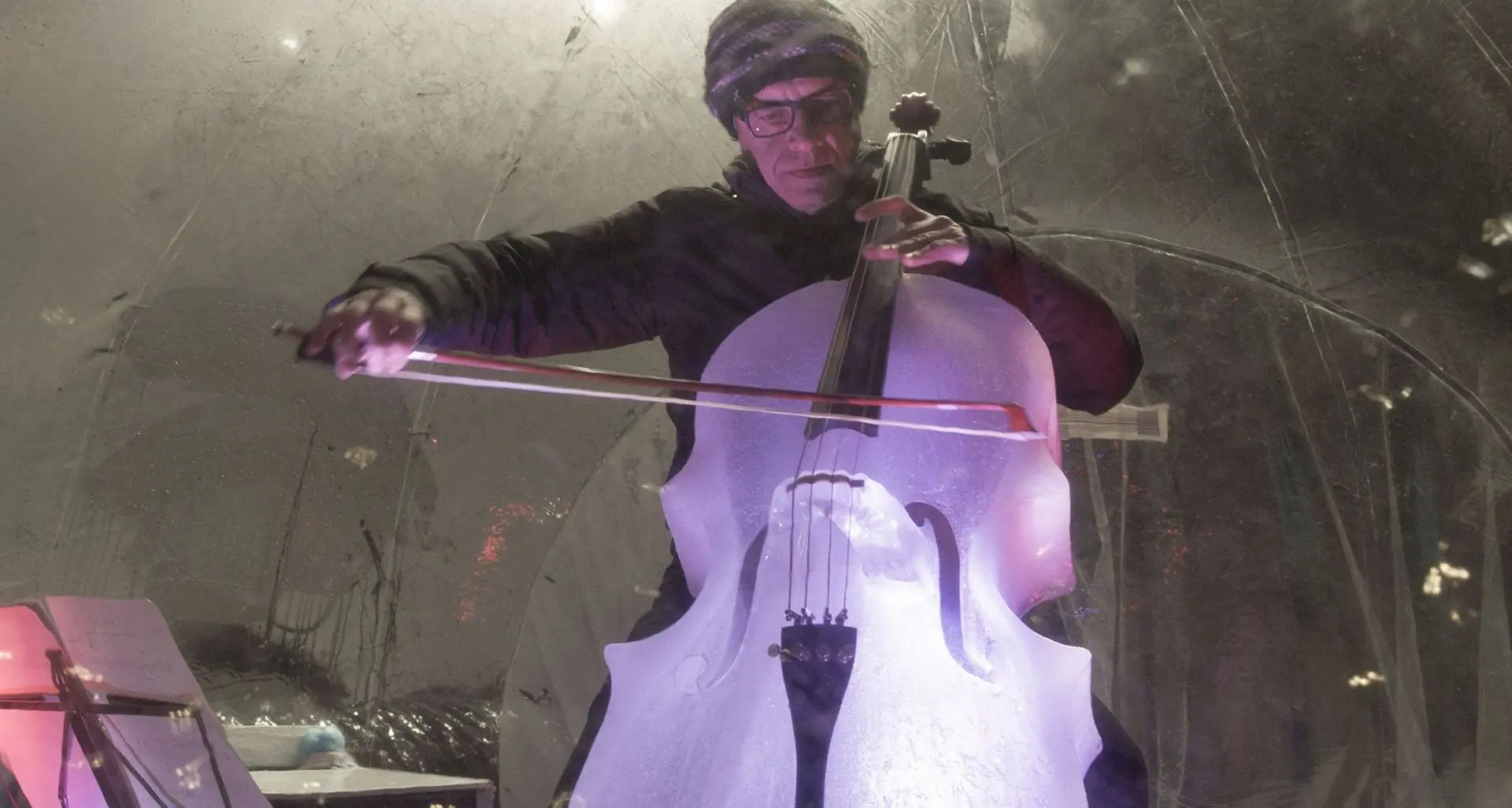Arriva la Fiamma Olimpica, doppio concerto di Sollima con il suo violoncello di ghiaccio insieme alla Haydn