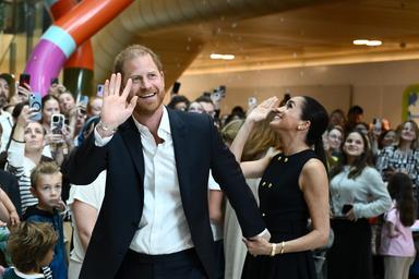 Bbc, 'Harry e Meghan tornano oggi nel Regno Unito'