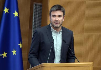 Rinviato il rientro di Di Battista in Italia