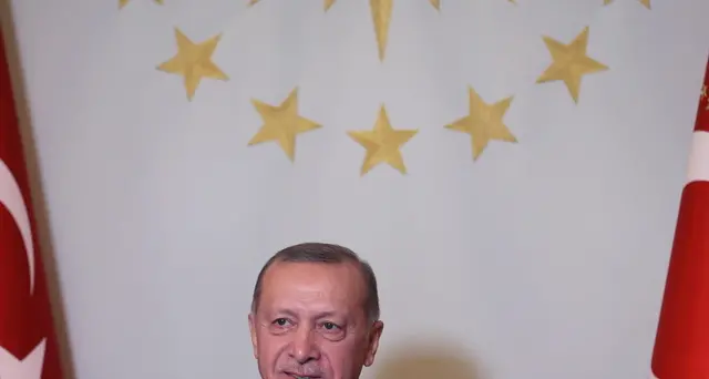 Erdogan, Macron è un guaio, la Francia se ne liberi