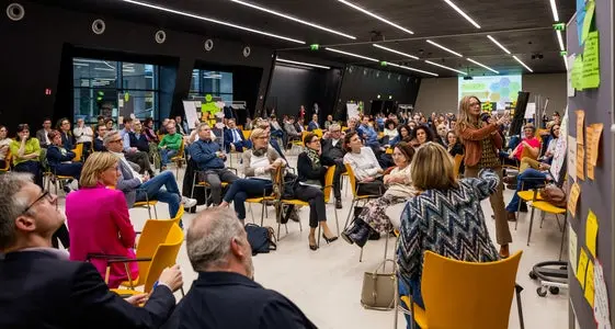 Giornata dei dirigenti: la provincia punta ad essere un datore di lavoro attraente. In 200 al Noi Techpark di Bolzano