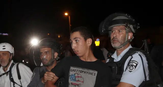 Gerusalemme: 100 palestinesi feriti, razzo lanciato da Gaza