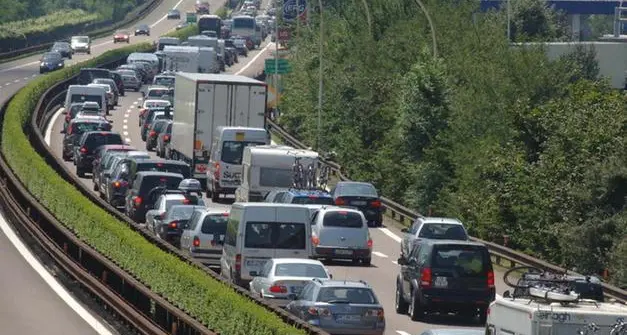 Traffico intenso sull'A22 e sulle principali strade regionali