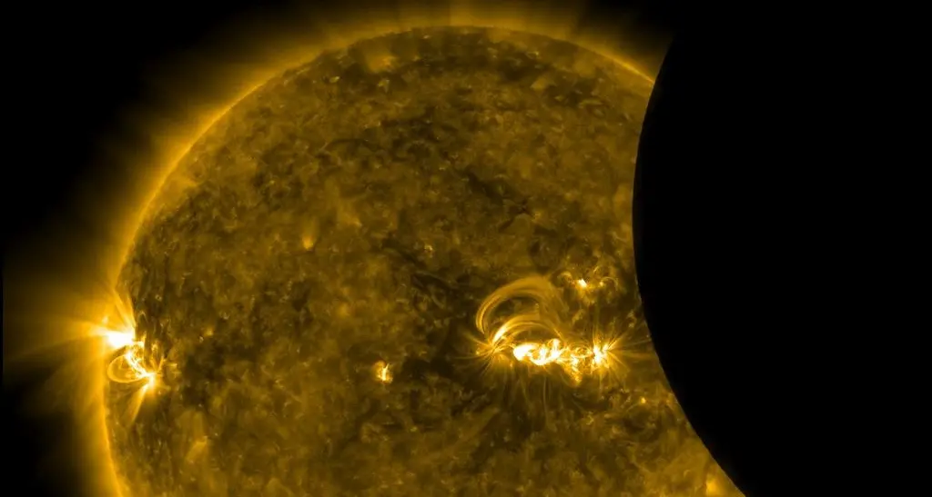 Tutti col naso per aria: in arrivo l’eclissi solare parziale, visibile in quasi tutta Europa