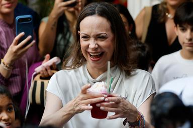 Maria Corina Machado torna in Venezuela, 'sono qui tra voi'