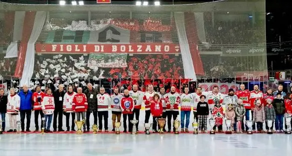 Il Bolzano batte il Villach nella “Notte dei trofei”: 16 vittorie in 18 partite