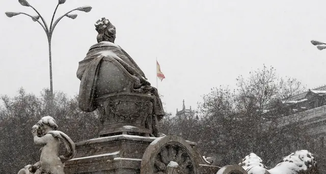 Tempesta di neve Filomena travolge la Spagna, allerta rossa
