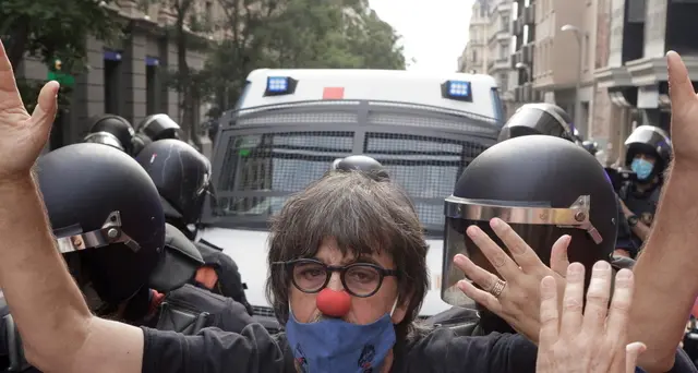 Puigdemont: leader catalano chiede il rilascio immediato