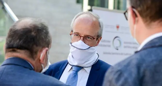Archiviata l'indagine sugli scaldacollo acquistati dalla Provincia di Bolzano, scagionato Zerzer