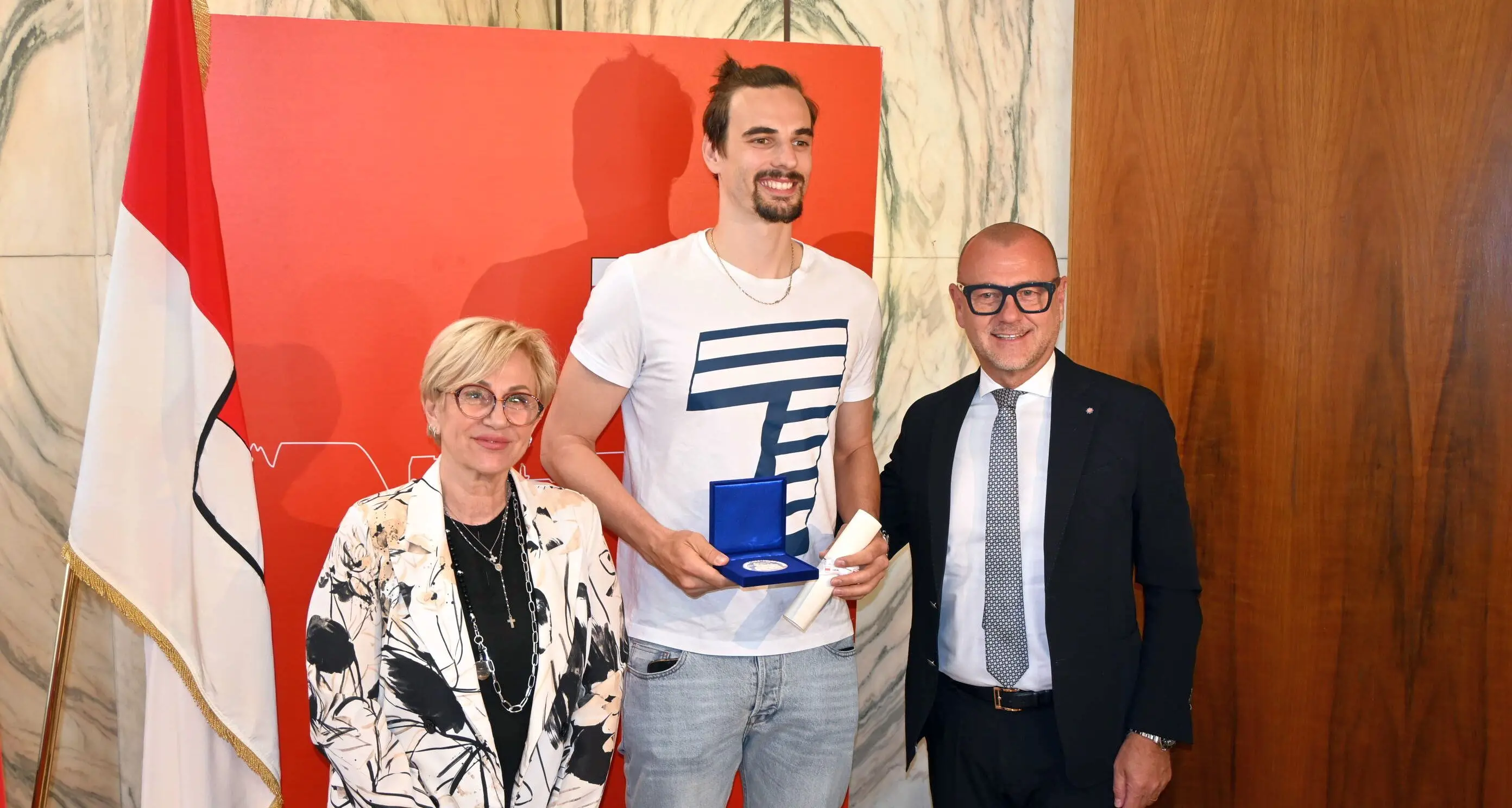 Bolzano, Simone Giannelli ricevuto in municipio dopo lo Scudetto e la Champions