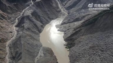 Nepal, la massa di ghiaccio staccata dal caldo