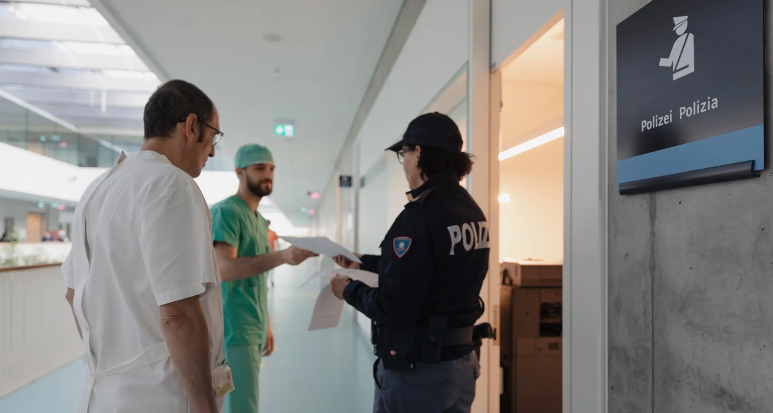 Si inietta cocaina nei bagni dell'ospedale di Bolzano, denunciato un 25enne della Venosta