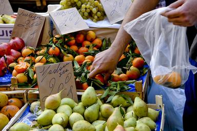 Istat, l'inflazione a luglio cala al 2,8%