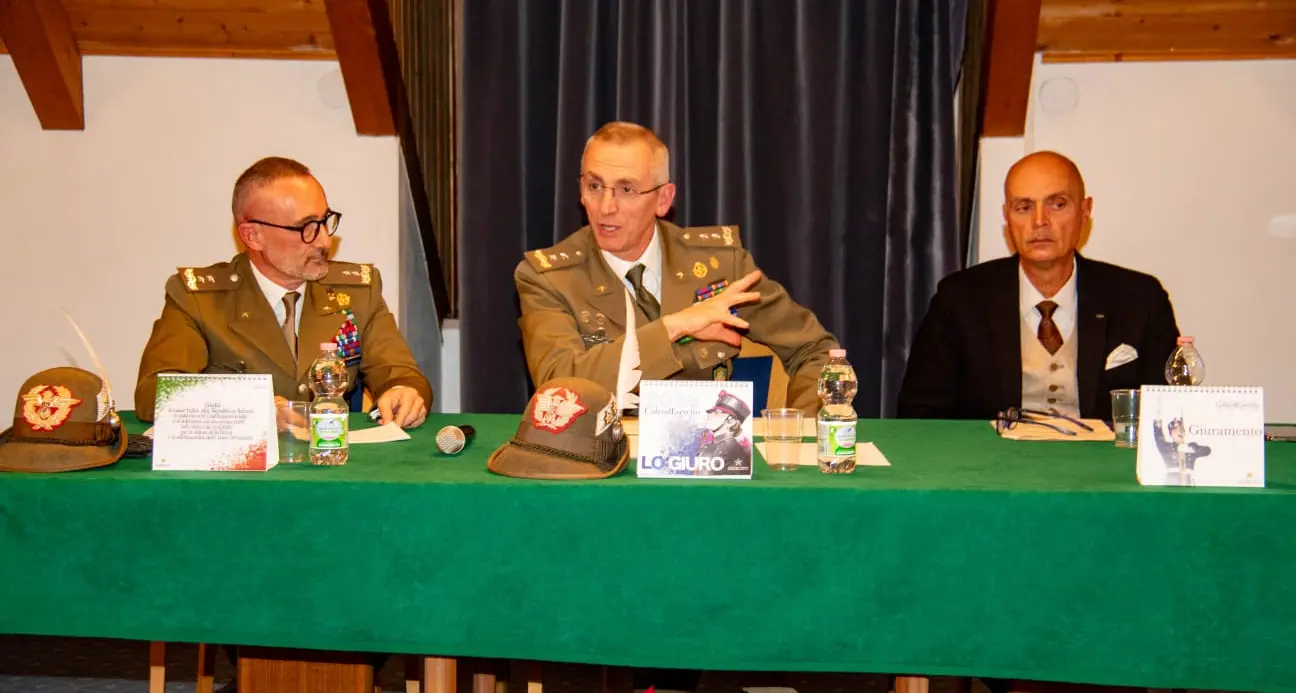 “Lo giuro”: valori e giuramento nel calendario Esercito 2026 presentato a Bolzano