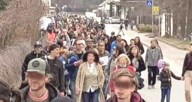 Manifestazioni No Vax e No Pass senza mascherina, Green pass: 50 multe e tre denunciati in Alto Adige