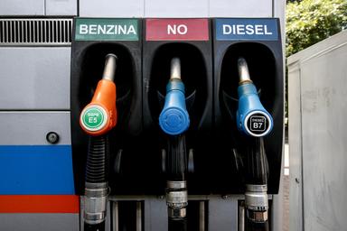 Mimit, trasmesso a Gdf elenco distributori che non hanno adeguato prezzo diesel