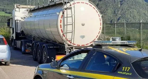 Traffico di carburante, recuperati 4,9 milioni di tasse evase