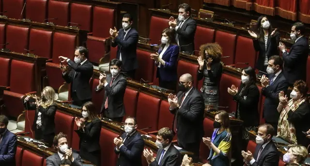 Quirinale: Mattarella presidente, rieletto con 759 voti