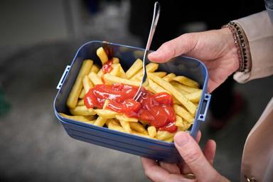 Dal 12 agosto le nuove regole Ue sugli imballaggi, stretta su plastica monouso dal 2030