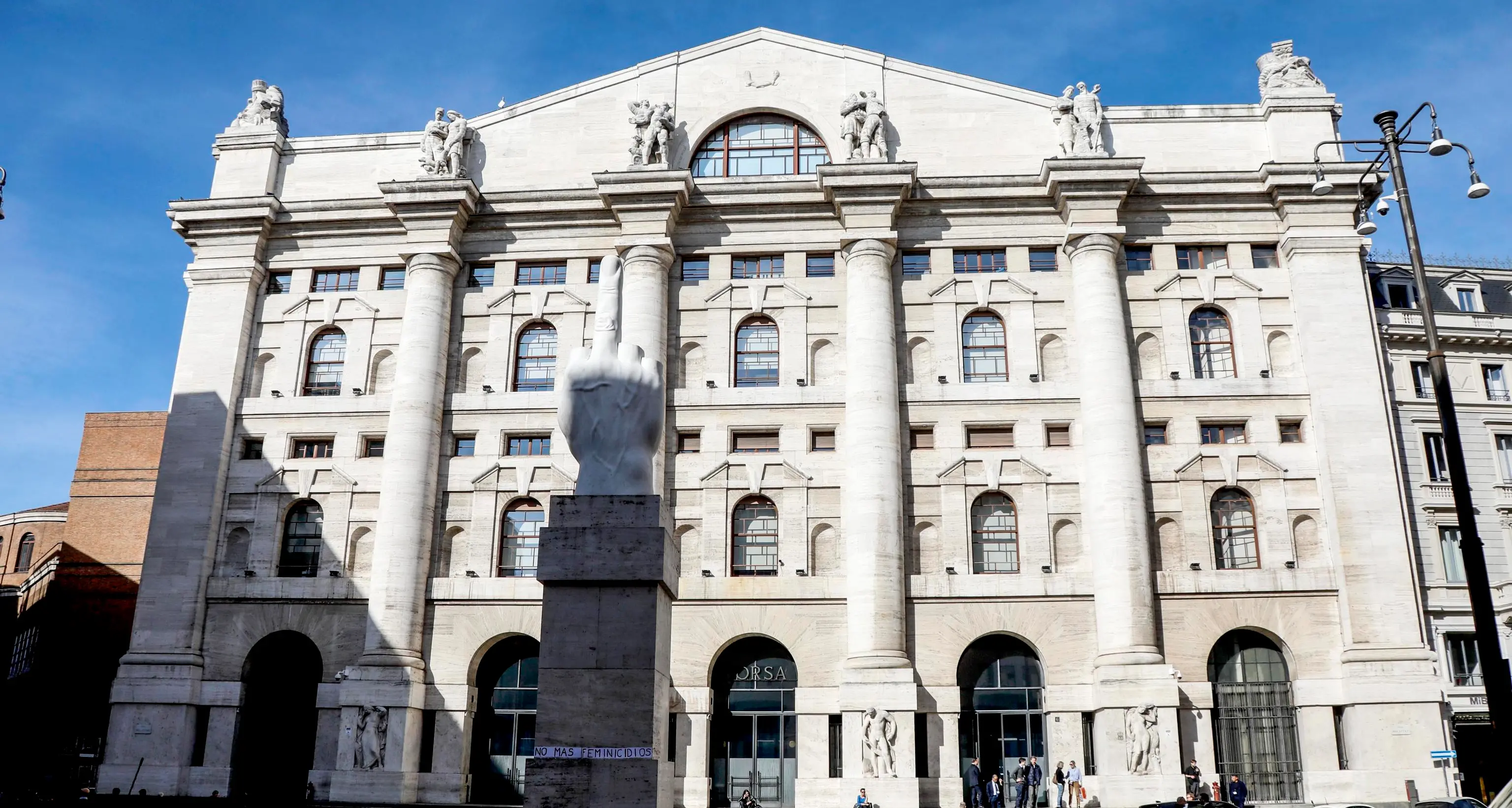 Borsa: Milano apre in leggero rialzo, Ftse Mib +0,22%