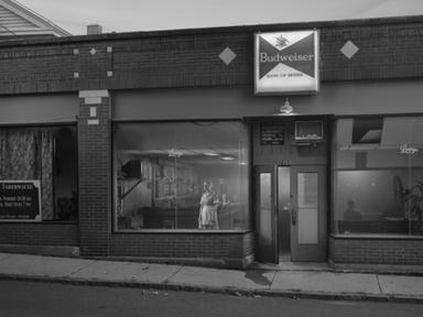 La trilogia fotografica di Gregory Crewdson in mostra a Reggio Emilia