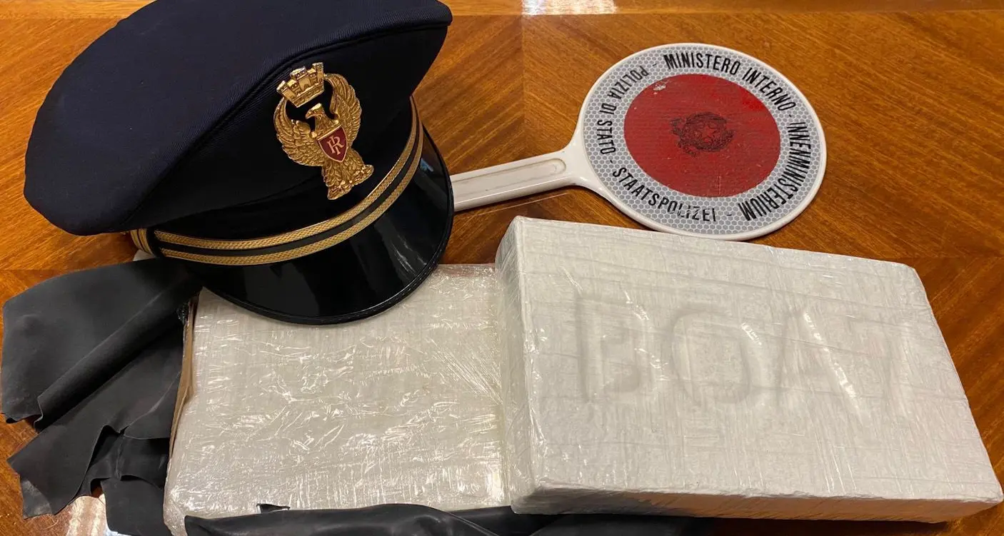 Maxisequestro di cocaina in una cantina di via Torino: valore 480mila euro, arrestato un pusher