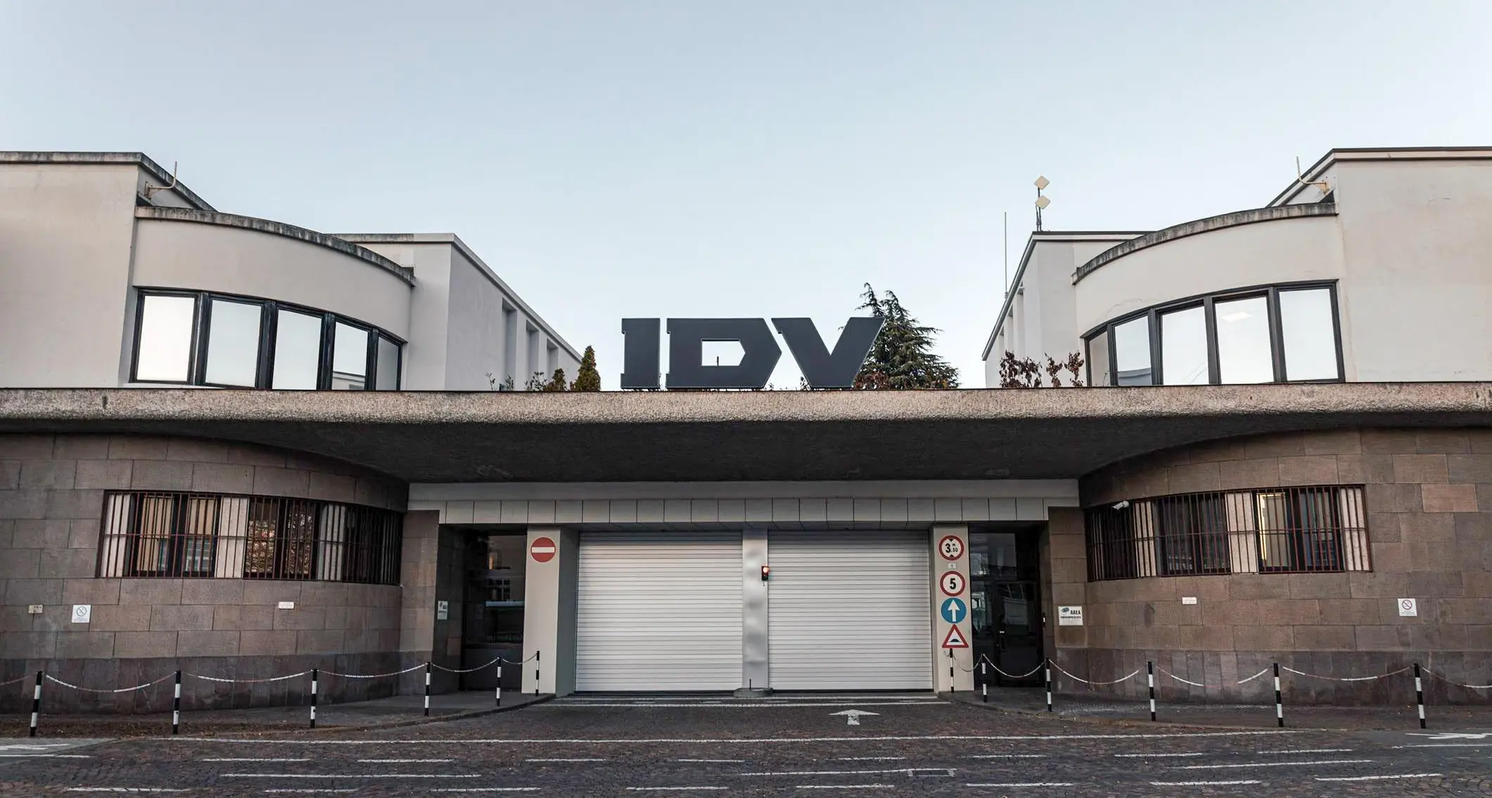 Iveco, completata la cessione di IDV: operazione da 1,6 miliardi