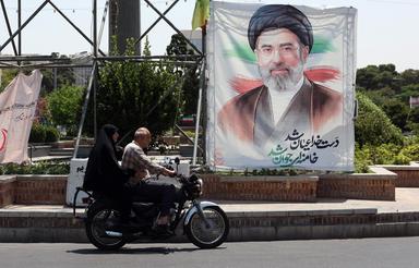 IranWire, 'Khamenei in condizioni critiche, potrebbe essere in punto di morte'