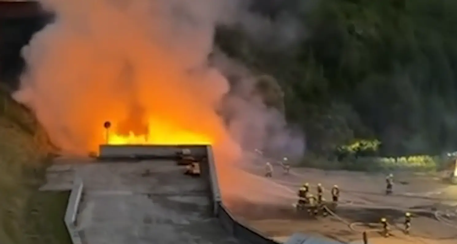 Furioso incendio a Selva di val Gardena: in fiamme un edificio agricolo