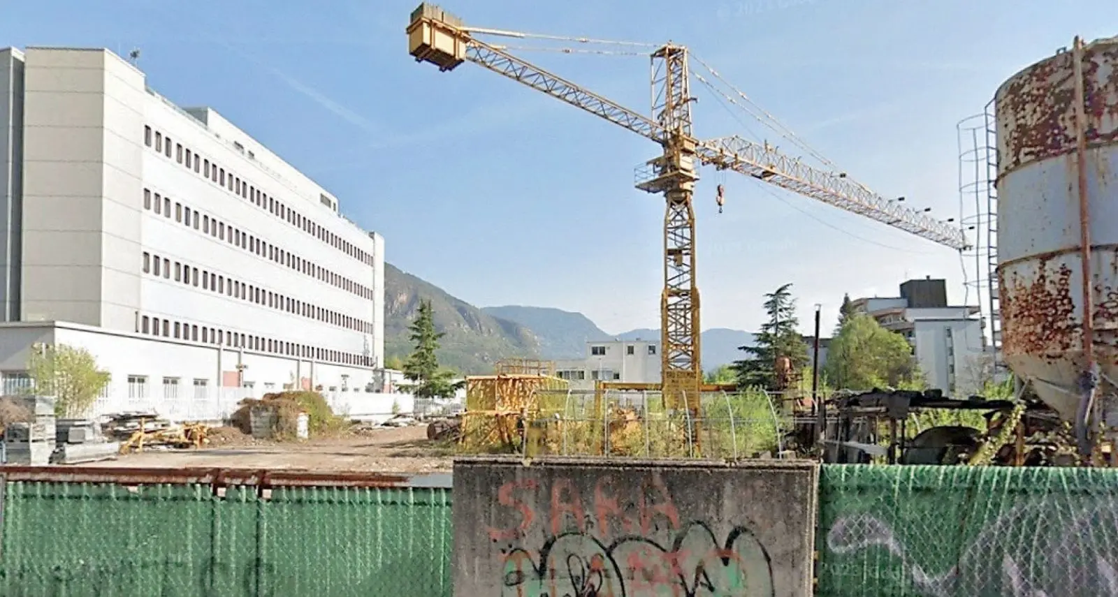 Bolzano, Via Similaun: è scontro sui posti auto interrati