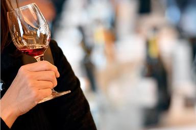 Alcol in gravidanza, cresce la consapevolezza ma ancora troppo consumo occasionale