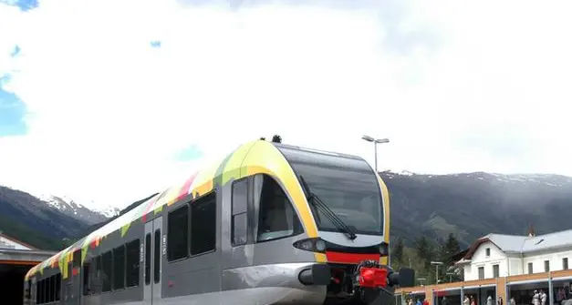 Interrotta per il maltempo la linea ferroviaria tra Merano e Lana