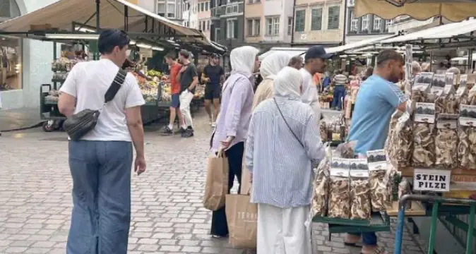 Alto Adige, il Consorzio dei Comuni approva il piano per distribuire i migranti sul territorio