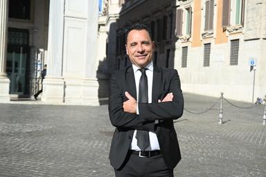 Confesercenti: 'In 4 anni persi 46 miliardi di potere d'acquisto, +77 miliardi di tasse'