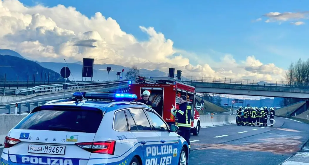 MeBo, auto si ribalta all’uscita di Vilpiano: un ferito lieve
