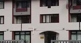 Madre picchia il figlio e il compagno, padre e figlio collocati in una struttura protetta