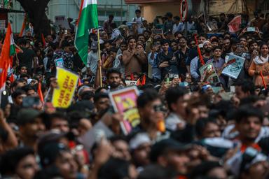 Protesta a Mumbai, 'Partito blatte' chiede dimissioni capo commissione elettorale