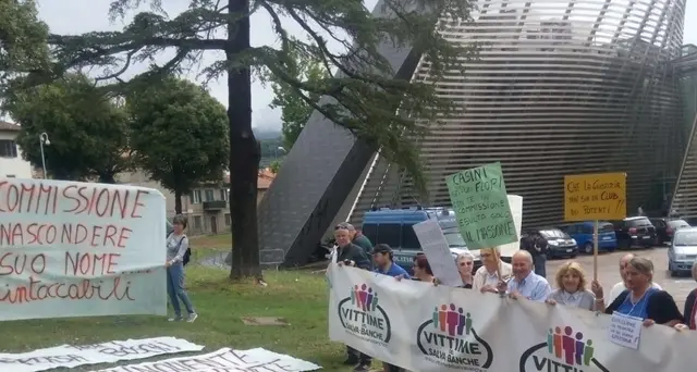 Etruria: falso in prospetto, tribunale assolve i vertici