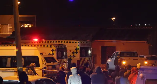 Sudafrica: scontro tra autobus e furgone blindato,20 morti