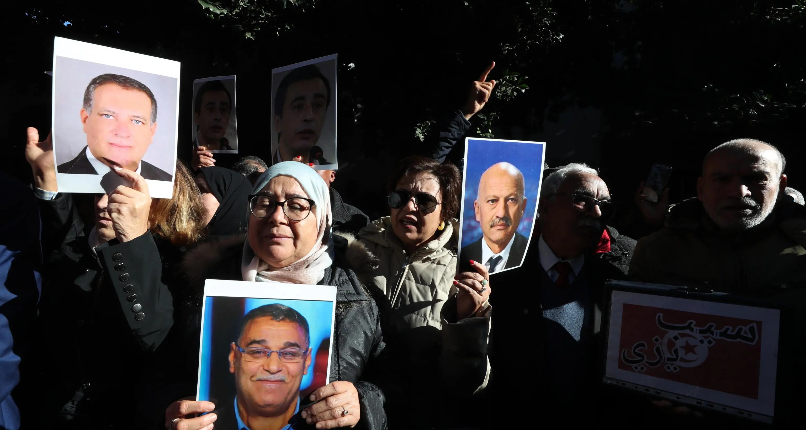 Tunisia: pene tra 13-66 anni a processo per 'cospirazione'