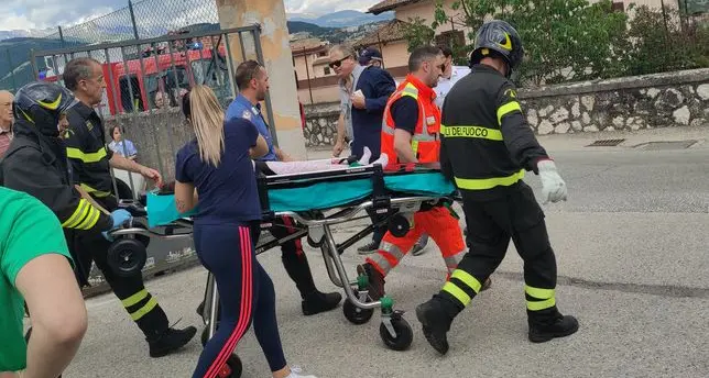Auto nel giardino dell'asilo, la donna indagata: «Siamo sotto choc, chiedo scusa»