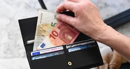 Gli imprenditori altoatesini: «L’inflazione minaccia le famiglie, bisogna aumentare i salari»