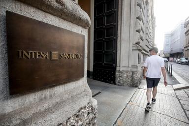 Intesa aumenta di 0,25 euro il corrispettivo cash dell'Opas su Mps