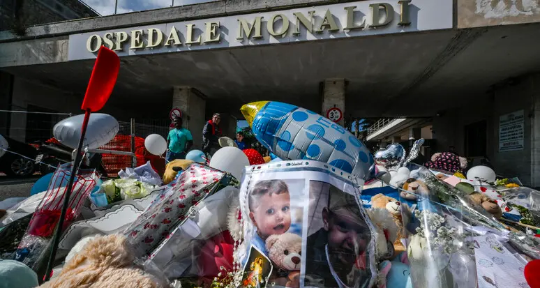 Trapianto fallito al Monaldi: versioni divergenti dei medici indagati