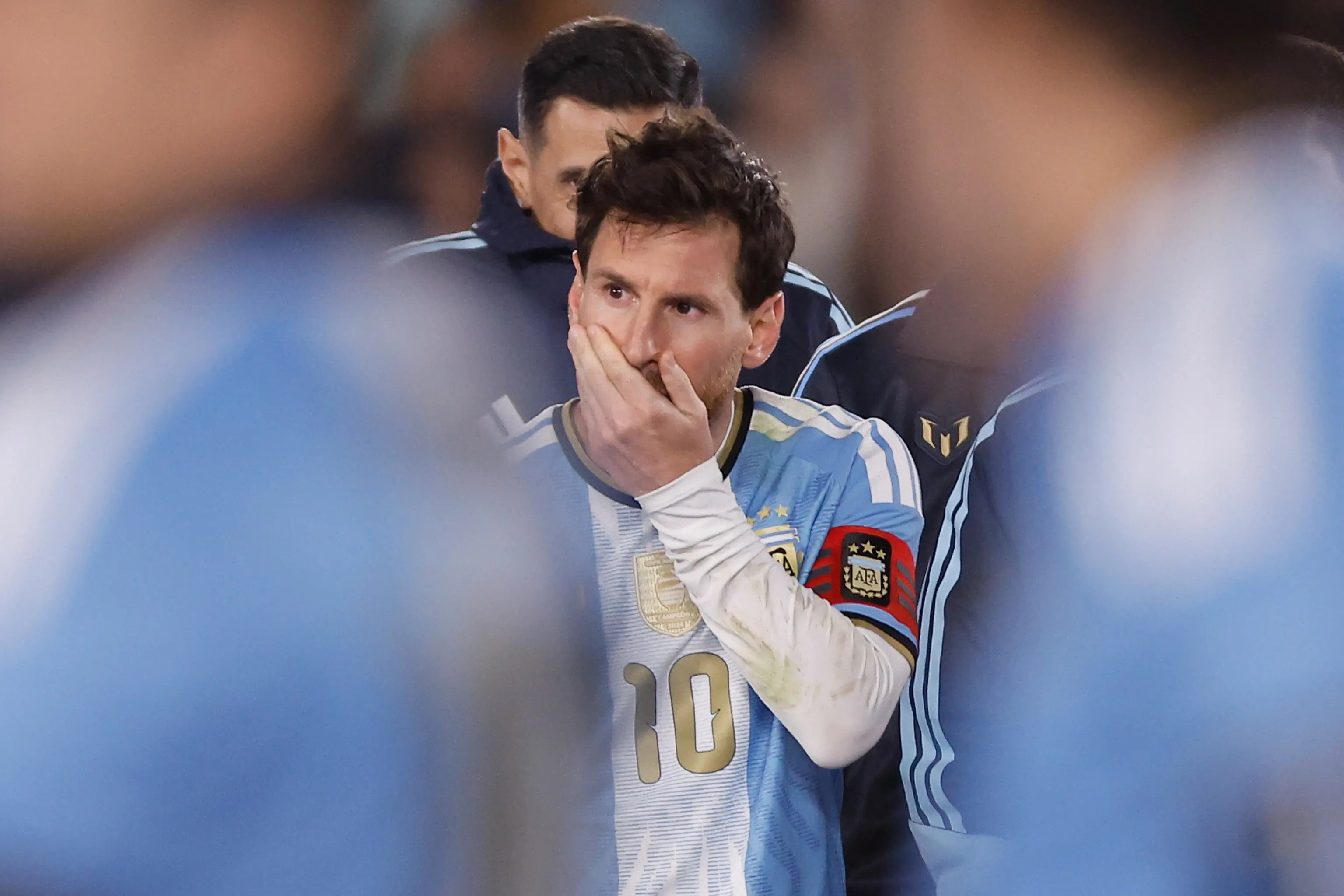 Calcio, Messi gioca l'ultima partita con l'Argentina: 'Orgoglioso di questi 20 anni'
