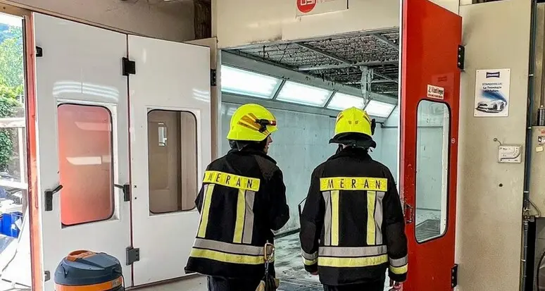 Incendio a Merano in via del Bersaglio, due donne in ospedale